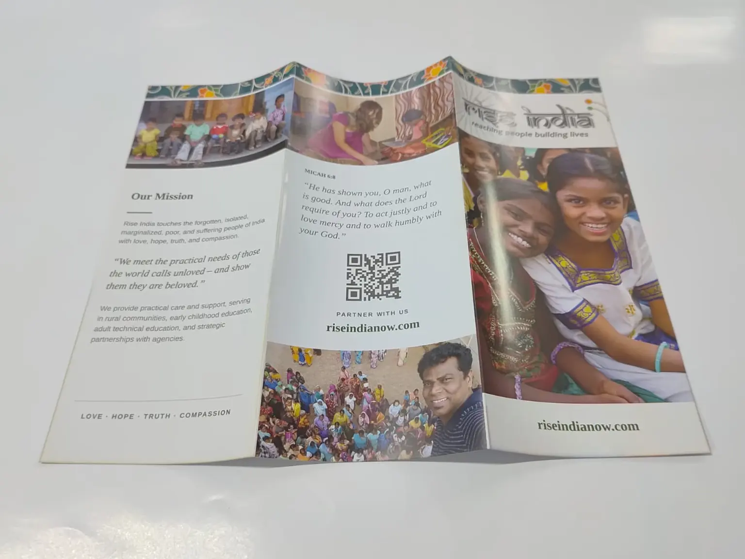 Tri fold Brochure Printing for Tour and Travel Company
